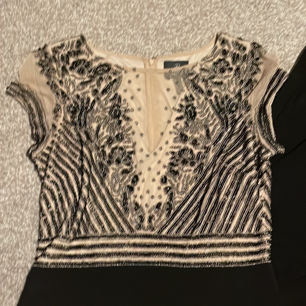 Adrianna Papell beaded gown - Picture 3 of 8